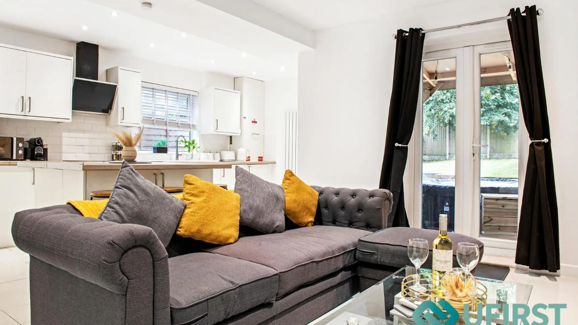 Holiday home Airy 3 Bed House - Hot Tub - Near Castle, Qmc - City Centre & Trent Bridge United Kingdom