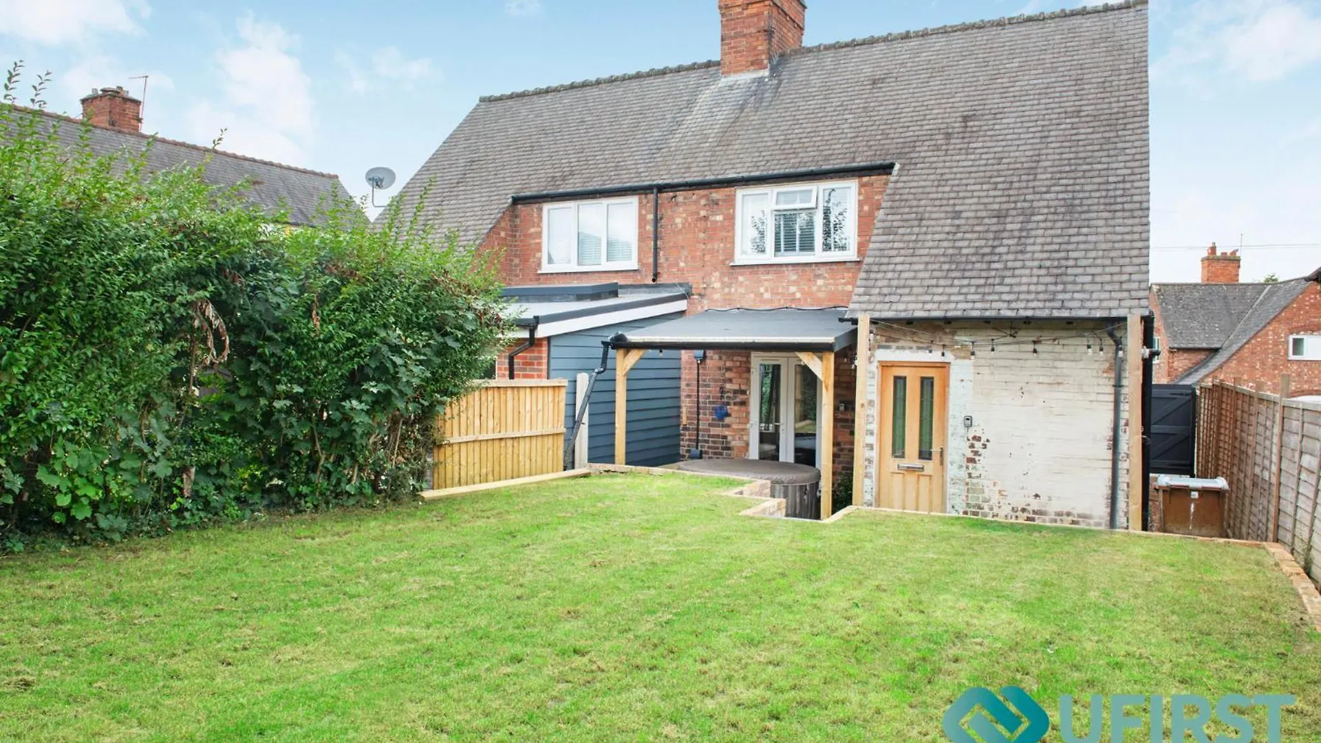 Airy 3 Bed House - Hot Tub - Near Castle, Qmc - City Centre & Trent Bridge