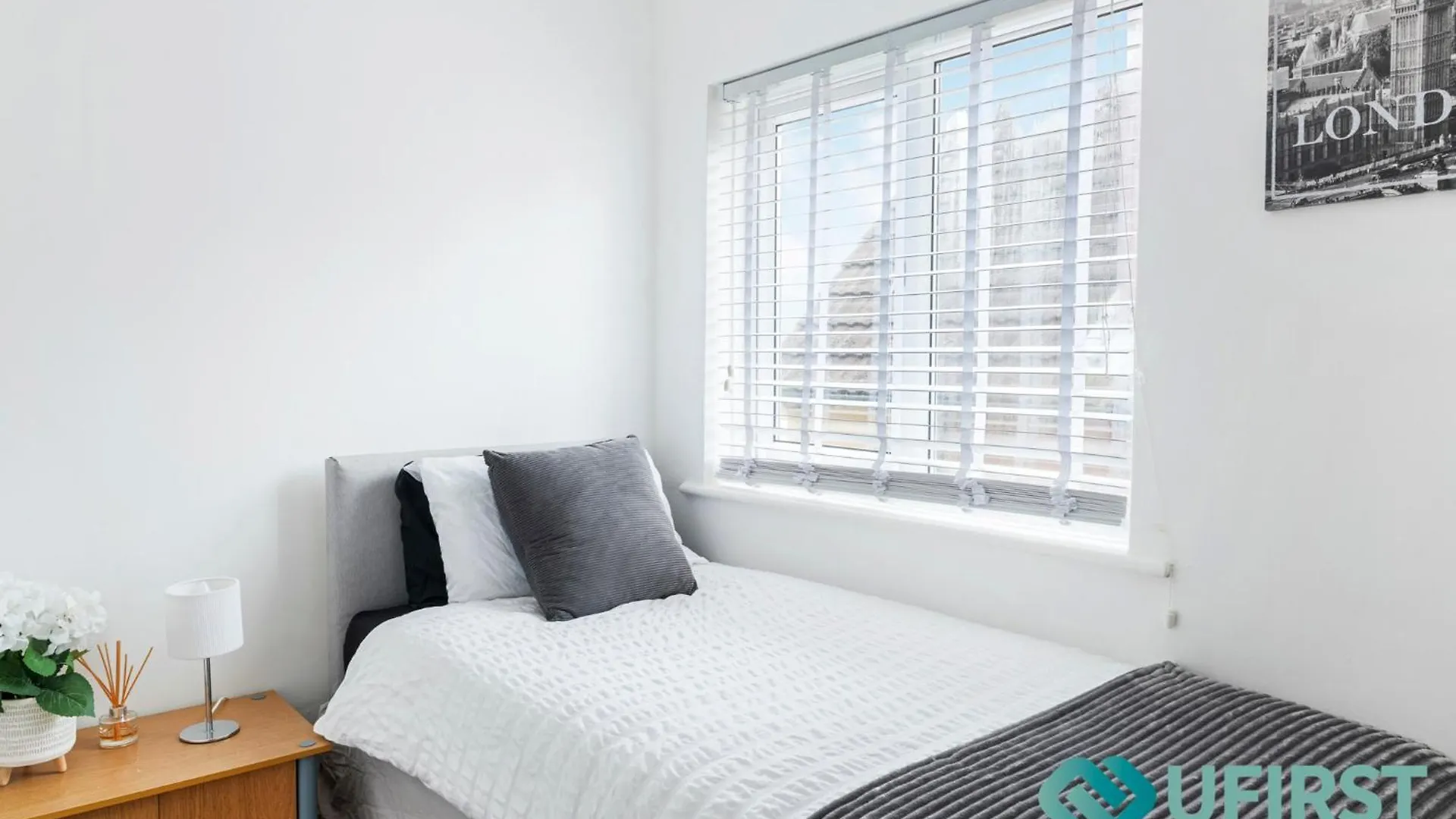 Luxury 3Br House - Hot Tub - Near Castle, Qmc - City Centre & Trent Bridge - Free Parking - Sleeps 6 Nottingham Holiday home