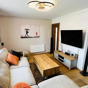 Stunning 3 Bed House Sleeps6 Nottingham