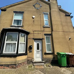 2 Bed 1st Floor Flat Near Centre Nottingham