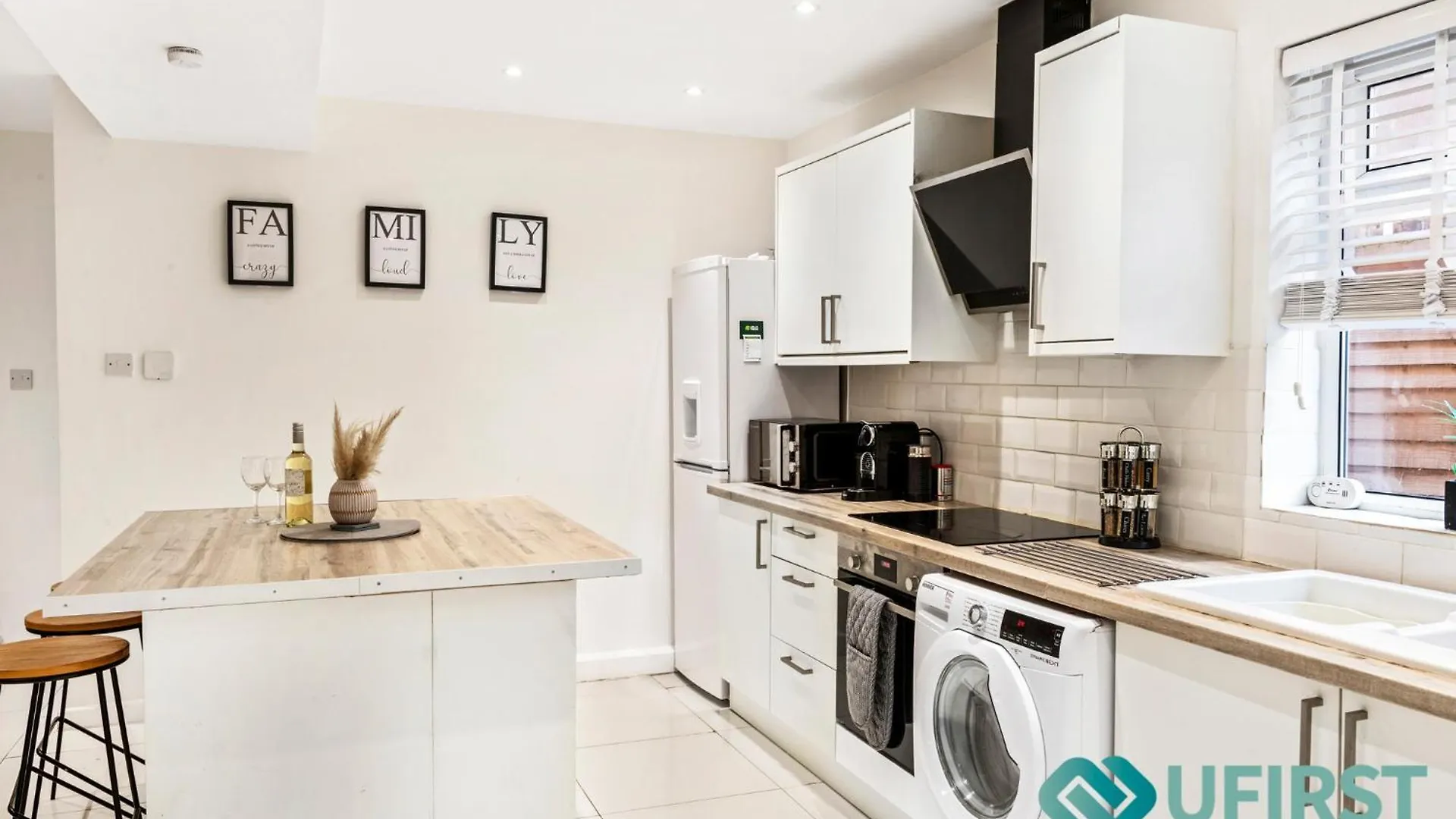 度假居 Luxury 3Br House - Hot Tub - Near Castle, Qmc - City Centre & Trent Bridge - Free Parking - Sleeps 6 诺丁汉