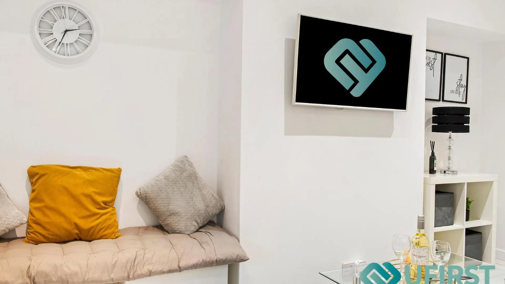 Luxury 3Br House - Hot Tub - Near Castle, Qmc - City Centre & Trent Bridge - Free Parking - Sleeps 6 Nottingham Сasa de vacaciones